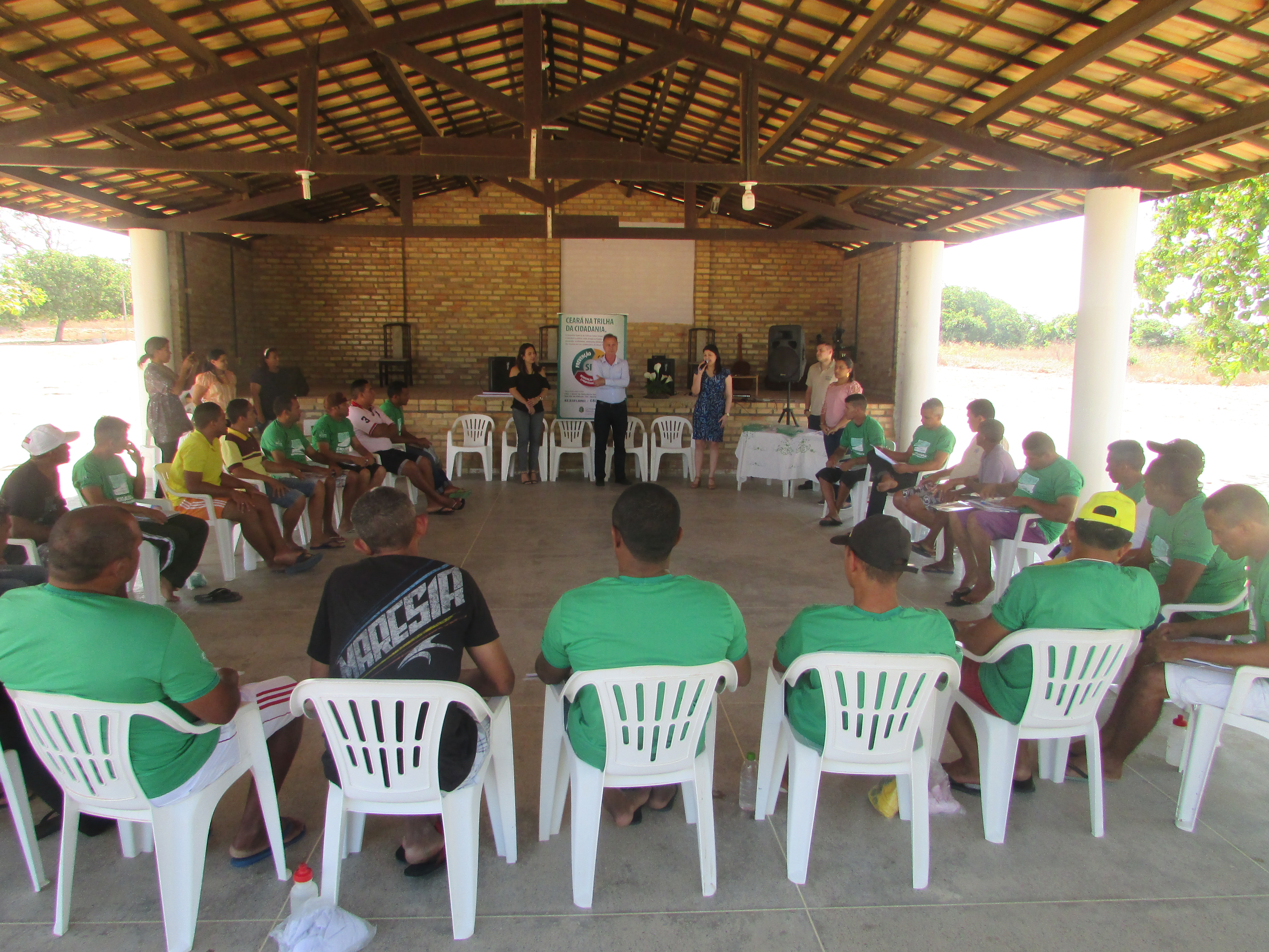 Os acolhidos na CT Monte Sião já iniciaram a participação em um curso de cabeleireiro / barbeiro, com 100 horas/aula.